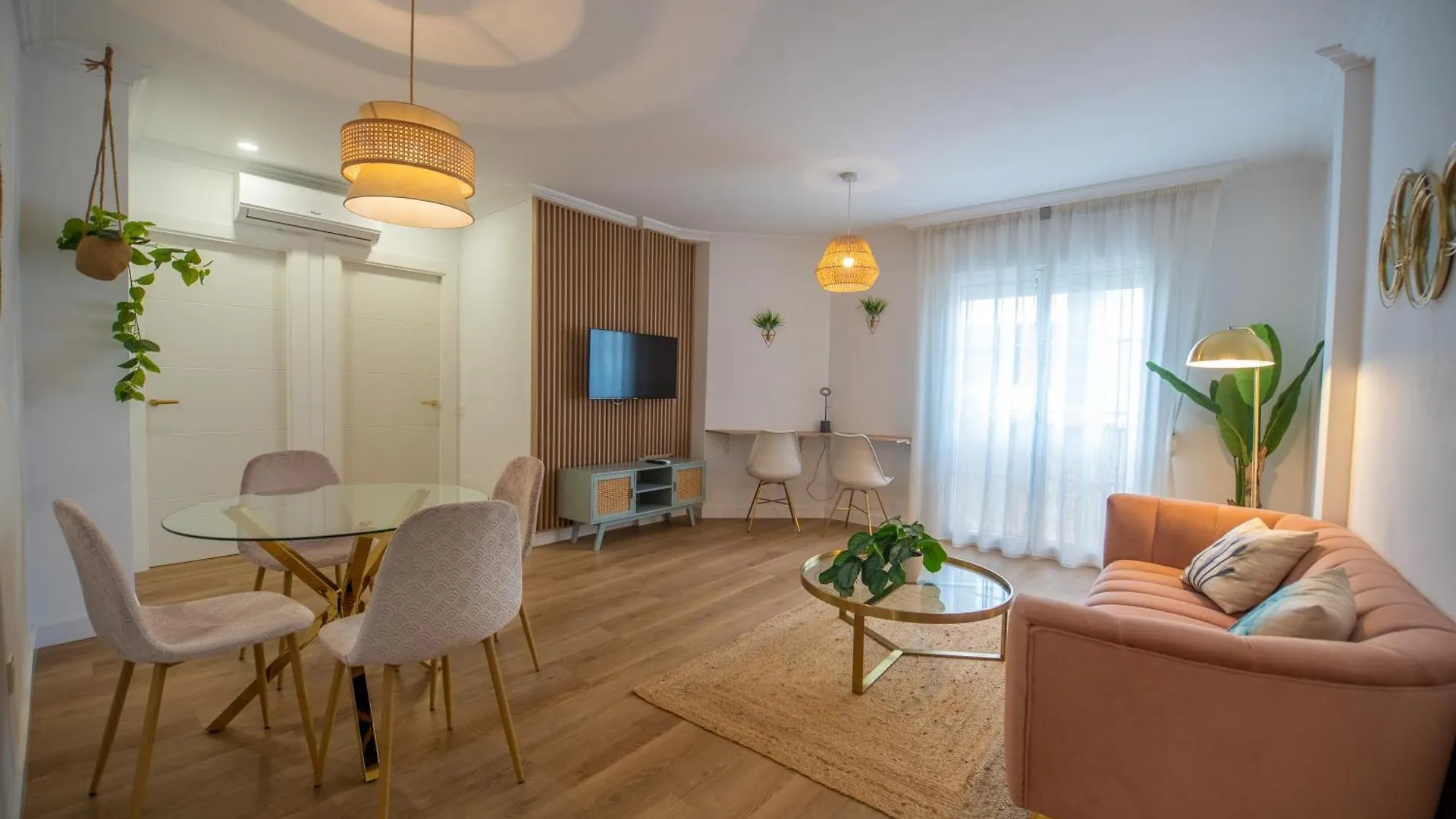 Prensa - Parking Apartment Malaga Spain