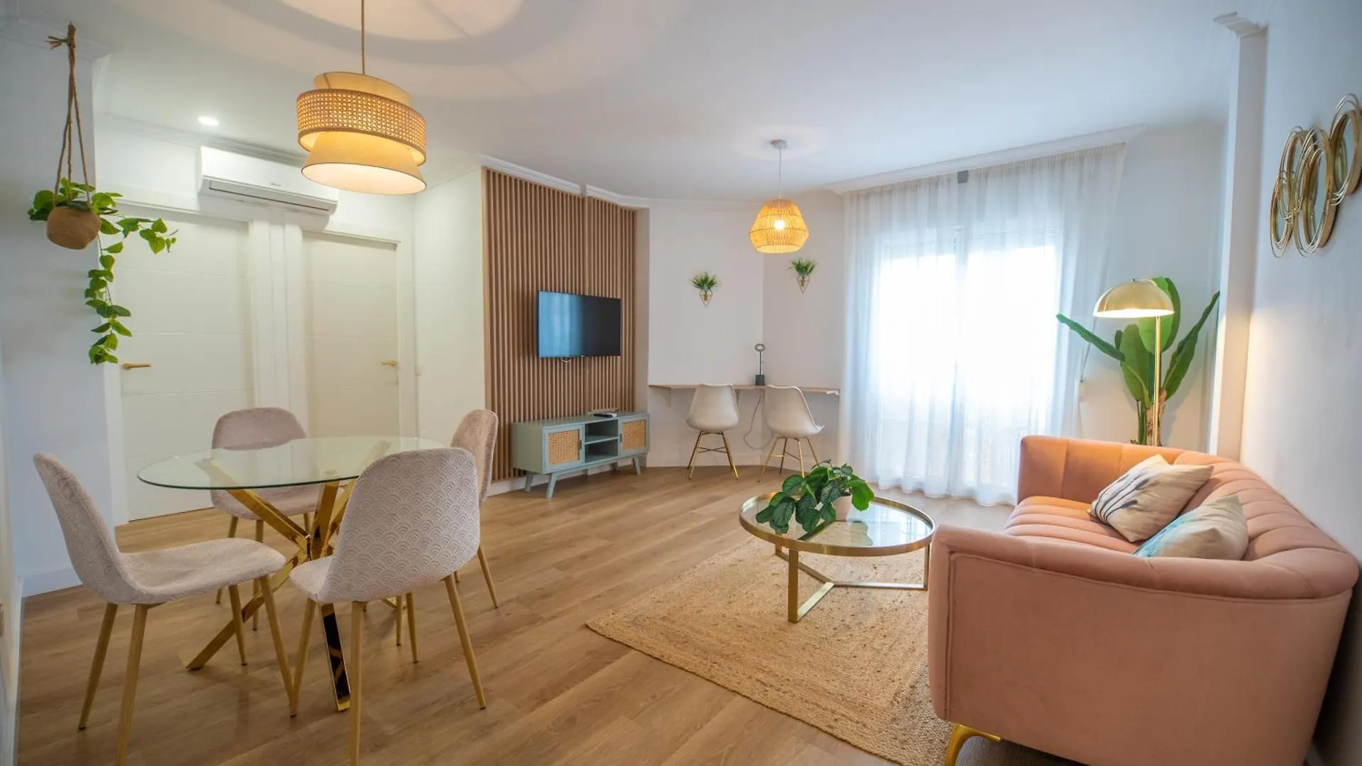 Prensa - Parking Apartment Malaga Spain