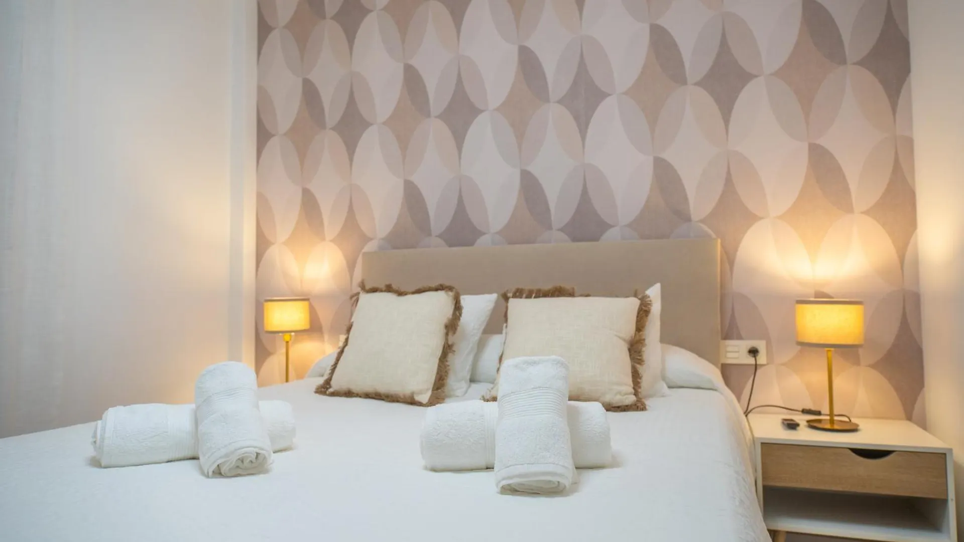 Prensa - Parking Apartment Malaga