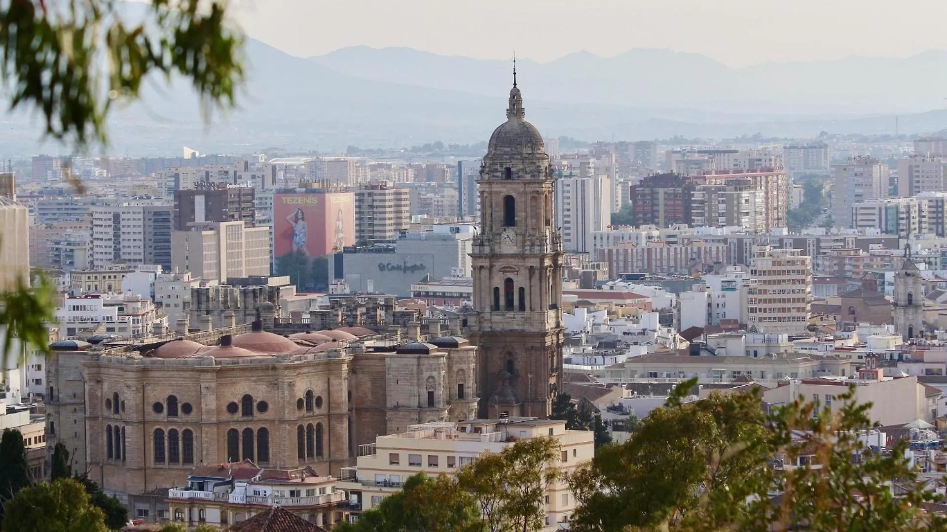 Prensa - Parking Apartment Malaga