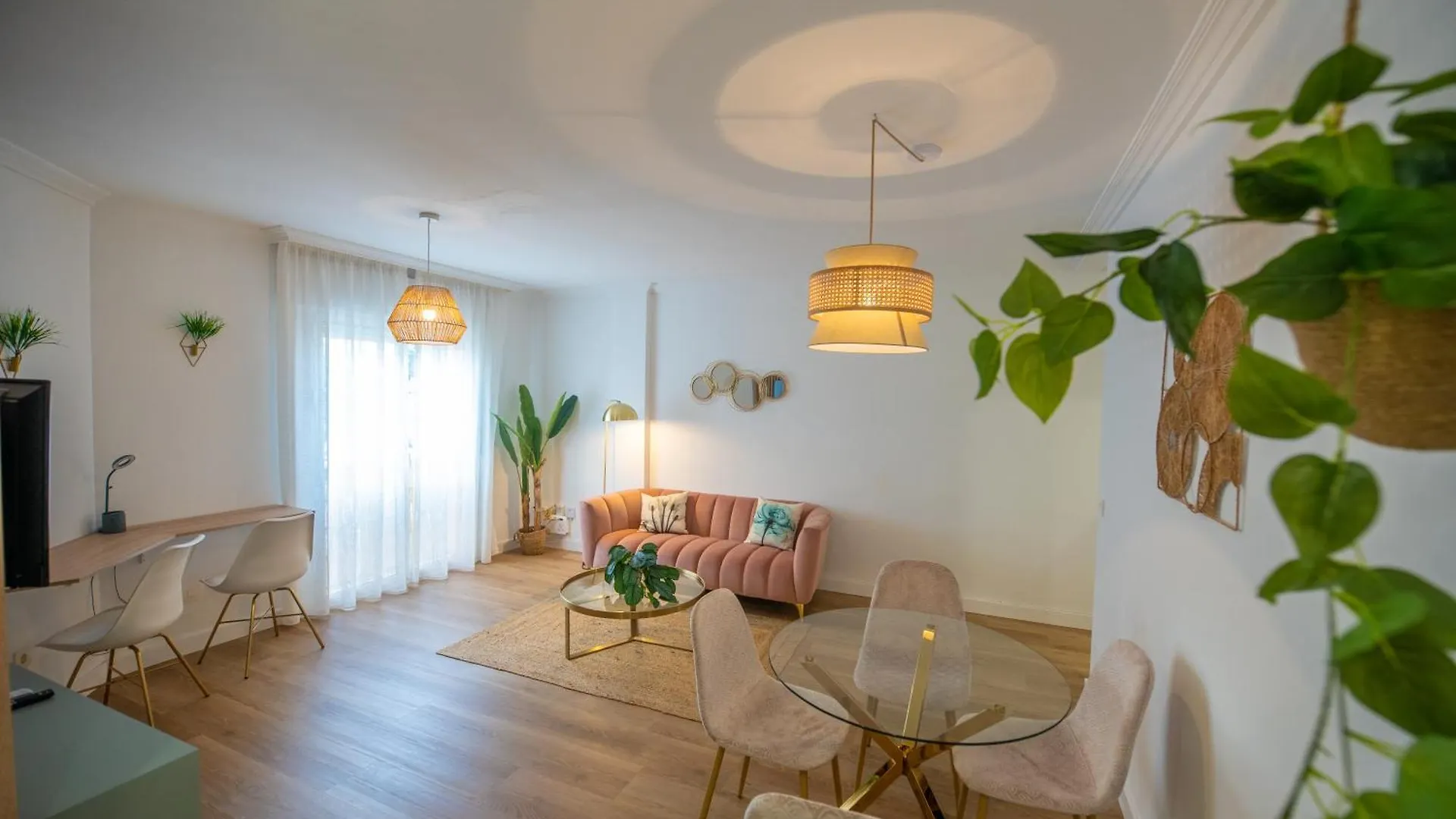 Ferienwohnung Prensa - Parking Málaga Apartment