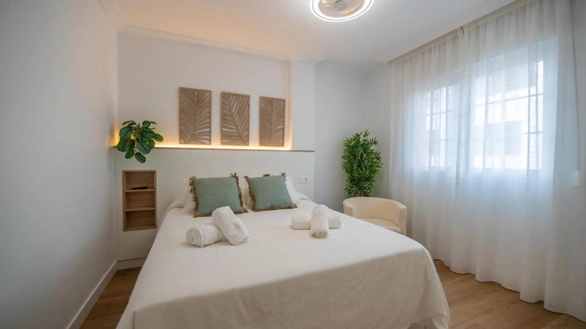 Ferienwohnung Prensa - Parking Málaga Apartment