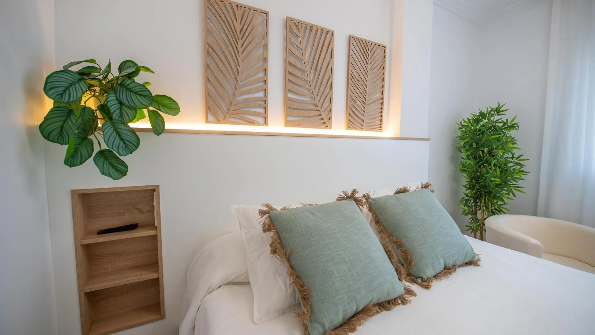 Prensa - Parking Apartamento Málaga 0*,